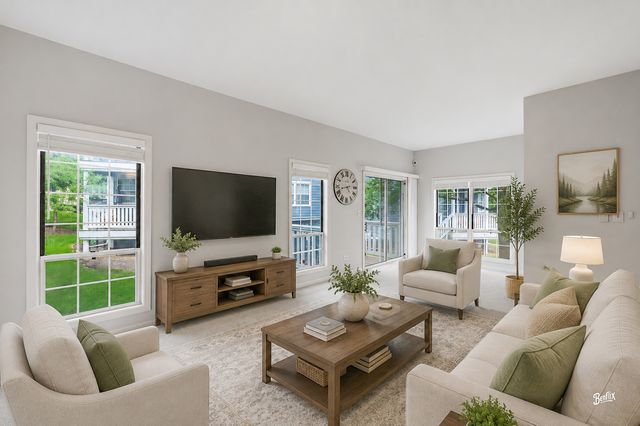 537 W Parkside Drive, Palatine, IL 60067