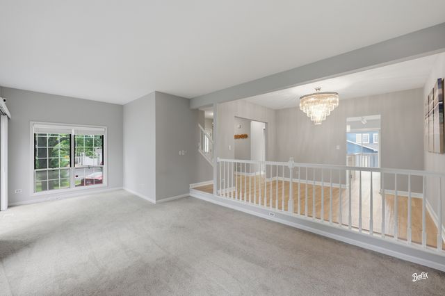 537 W Parkside Drive, Palatine, IL 60067