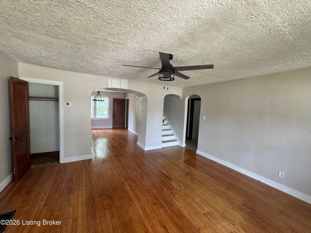 111 Highland Ave, Vine Grove, KY 40175