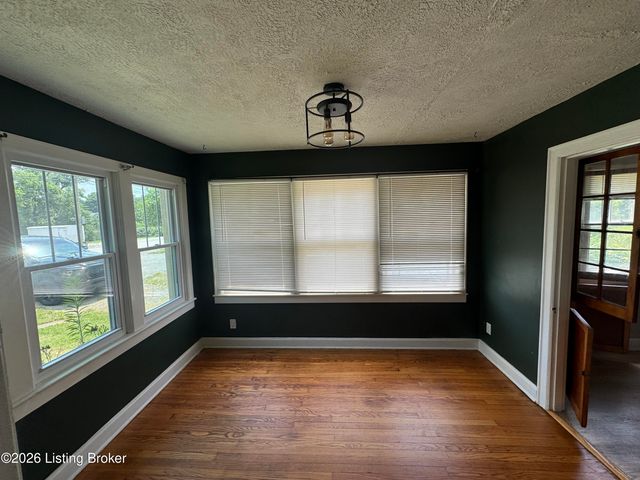 111 Highland Ave, Vine Grove, KY 40175