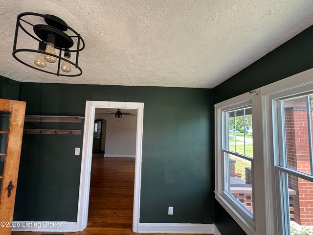 111 Highland Ave, Vine Grove, KY 40175