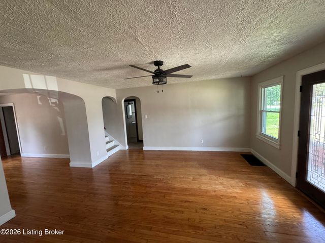 111 Highland Ave, Vine Grove, KY 40175