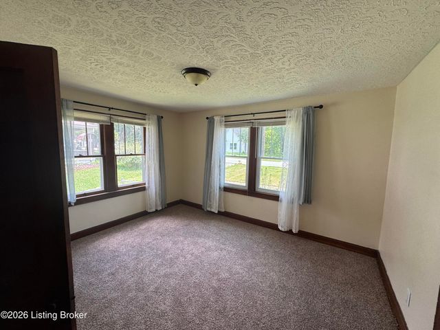 111 Highland Ave, Vine Grove, KY 40175