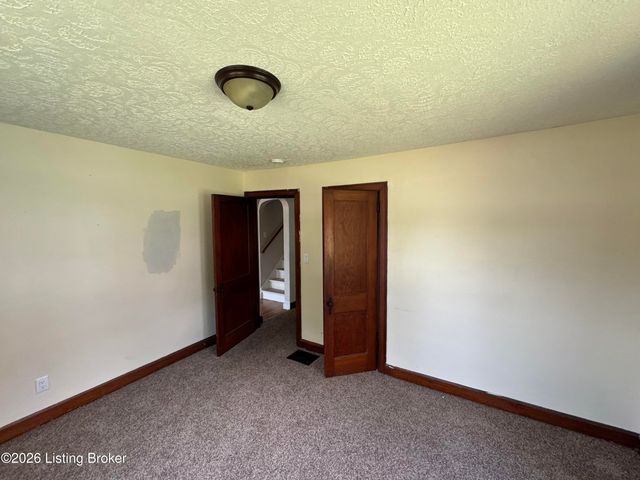 111 Highland Ave, Vine Grove, KY 40175