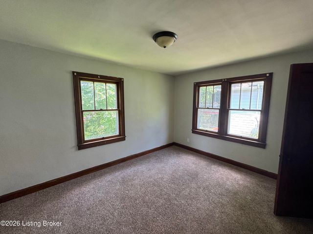 111 Highland Ave, Vine Grove, KY 40175