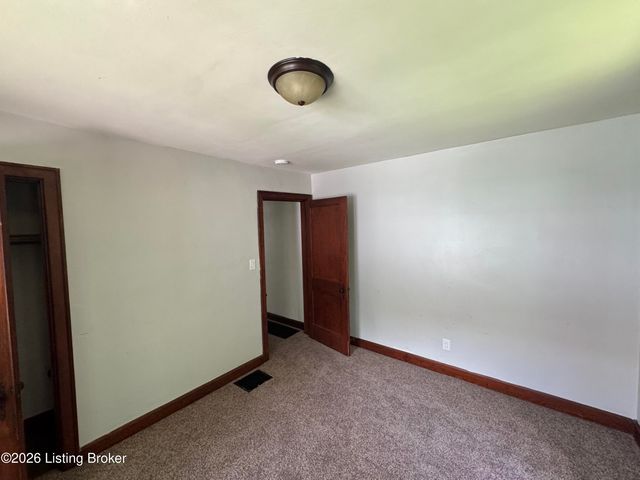111 Highland Ave, Vine Grove, KY 40175