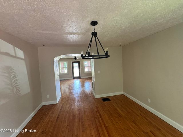 111 Highland Ave, Vine Grove, KY 40175