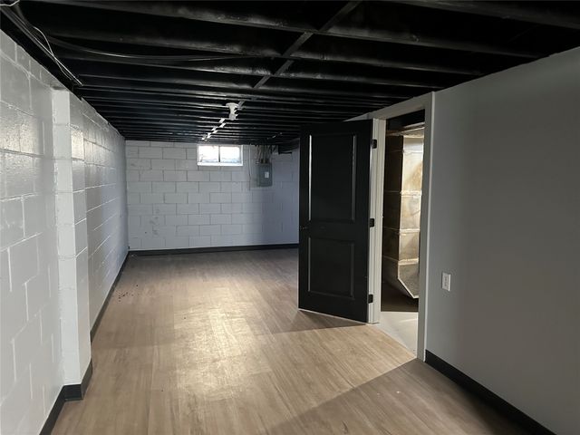 2113 E 21st Street, Des Moines, IA 50317