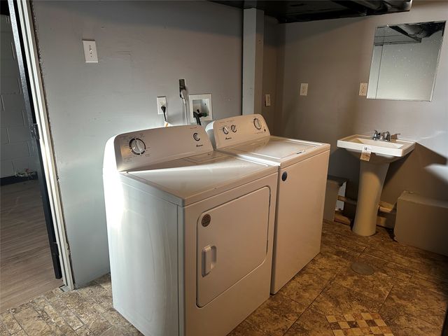 2113 E 21st Street, Des Moines, IA 50317