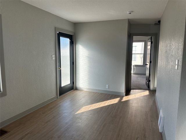 2113 E 21st Street, Des Moines, IA 50317