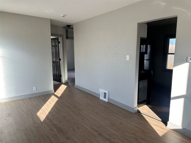 2113 E 21st Street, Des Moines, IA 50317