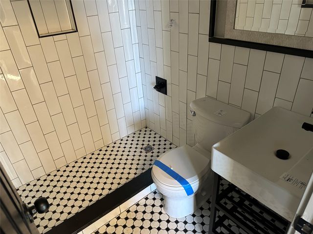 2113 E 21st Street, Des Moines, IA 50317