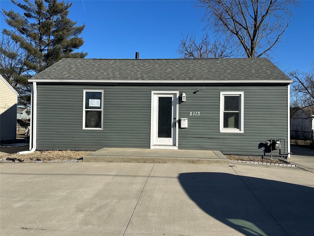 2113 E 21st Street, Des Moines, IA 50317
