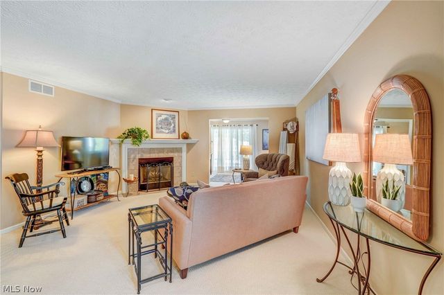 1474 Hollow Wood Lane, Avon, OH 44011