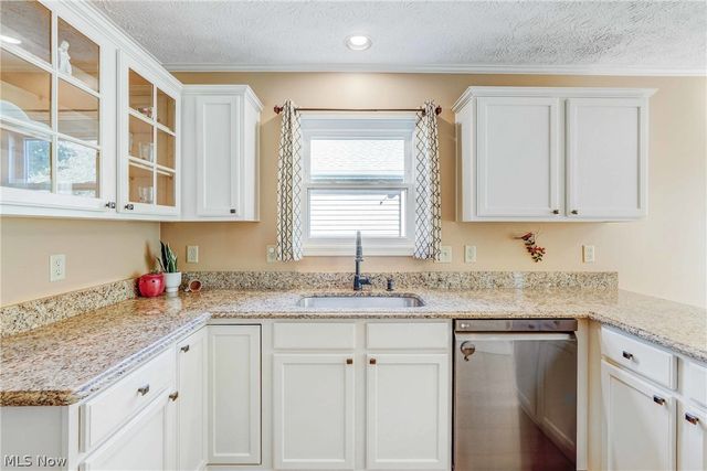 1474 Hollow Wood Lane, Avon, OH 44011