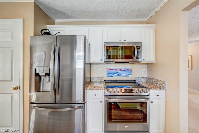 1474 Hollow Wood Lane, Avon, OH 44011