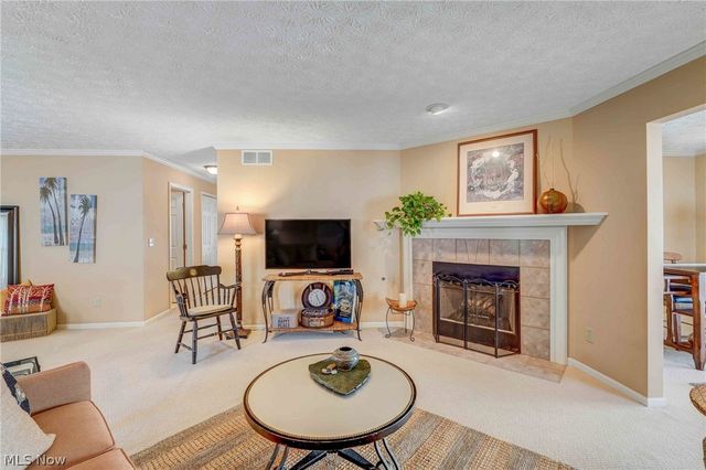1474 Hollow Wood Lane, Avon, OH 44011