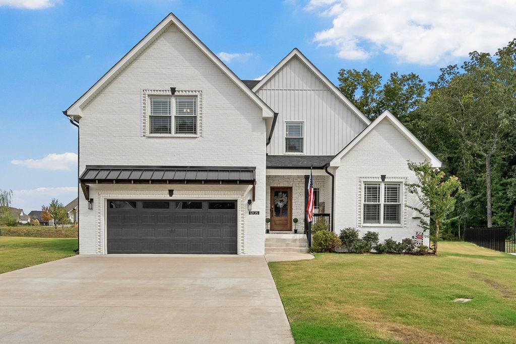 1205 Chagford Dr, Clarksville, TN 37043