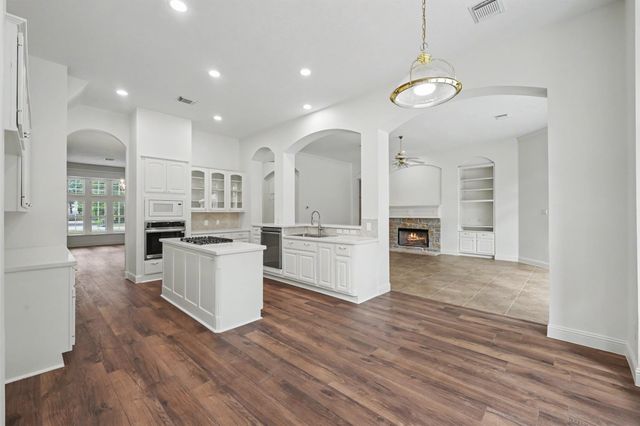 8685 Sunset Heights Lane, Conroe, TX 77302