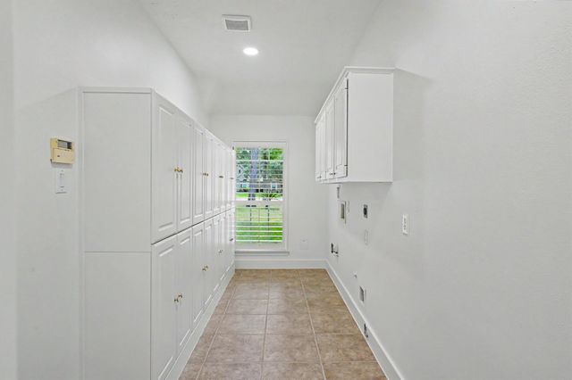 8685 Sunset Heights Lane, Conroe, TX 77302