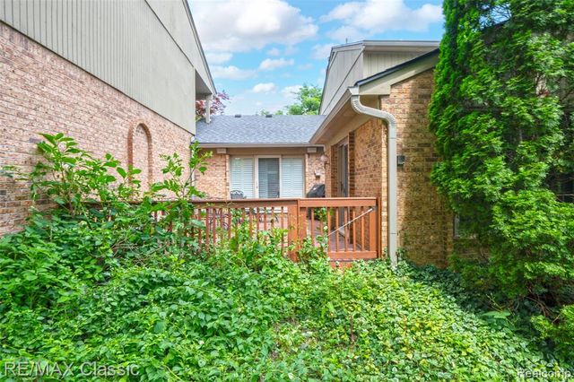 727 Arbor Court, Bloomfield Hills, MI 48304