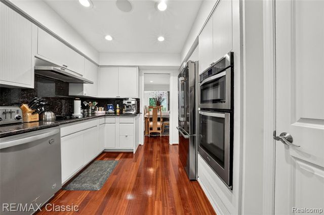 727 Arbor Court, Bloomfield Hills, MI 48304