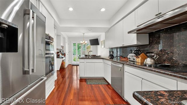 727 Arbor Court, Bloomfield Hills, MI 48304