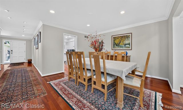 727 Arbor Court, Bloomfield Hills, MI 48304