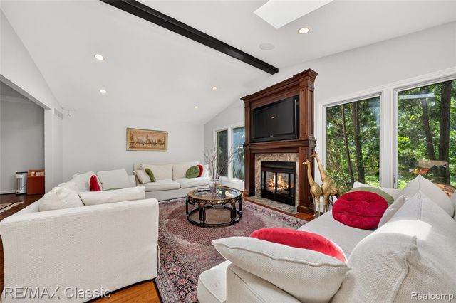 727 Arbor Court, Bloomfield Hills, MI 48304