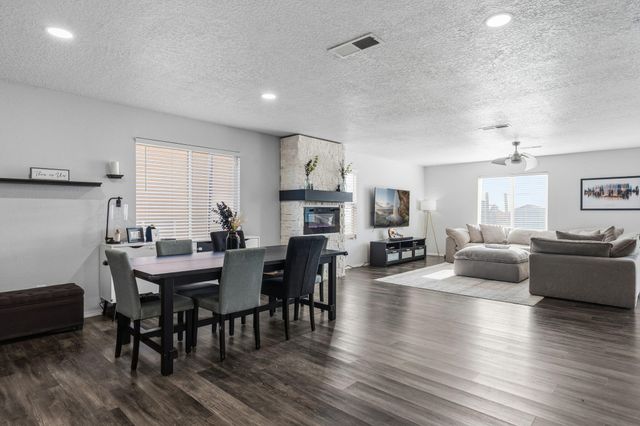 6144 Park South Place NW, Albuquerque, NM 87114