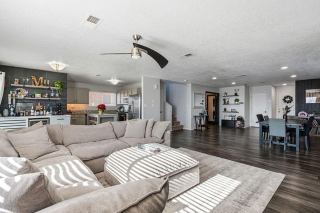 6144 Park South Place NW, Albuquerque, NM 87114