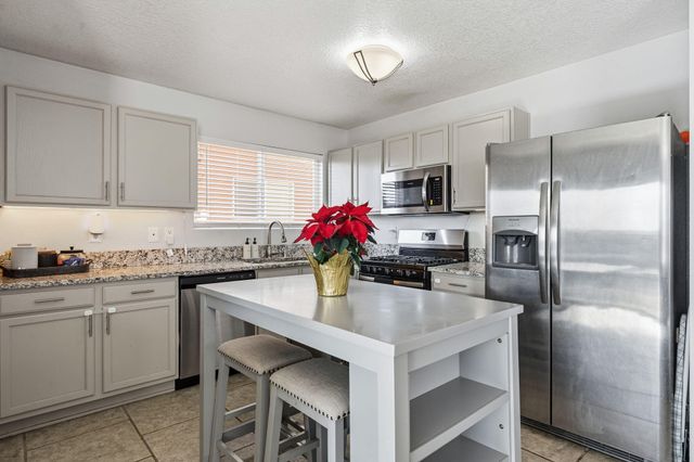 6144 Park South Place NW, Albuquerque, NM 87114