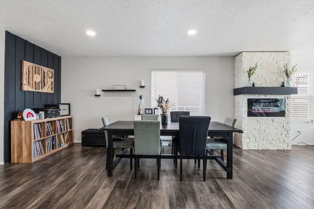 6144 Park South Place NW, Albuquerque, NM 87114