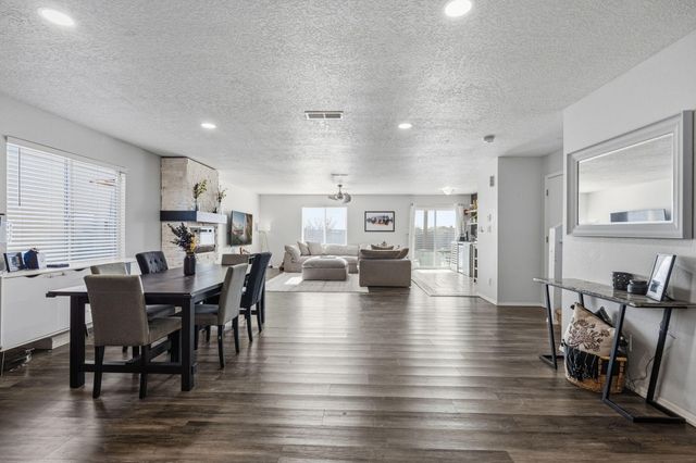 6144 Park South Place NW, Albuquerque, NM 87114