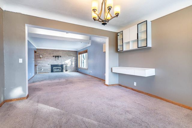 1015 11th Avenue S, Moorhead, MN 56560