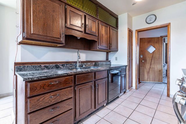 1015 11th Avenue S, Moorhead, MN 56560