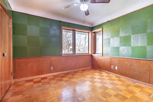 1015 11th Avenue S, Moorhead, MN 56560