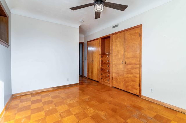 1015 11th Avenue S, Moorhead, MN 56560