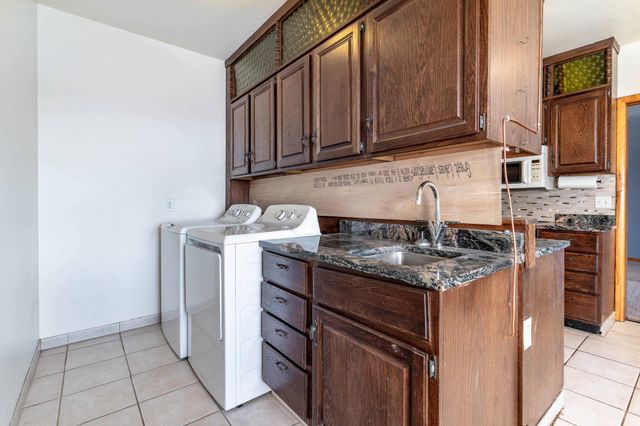 1015 11th Avenue S, Moorhead, MN 56560