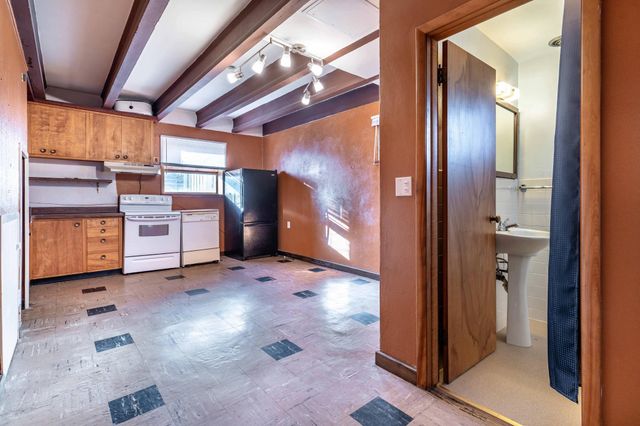 1015 11th Avenue S, Moorhead, MN 56560