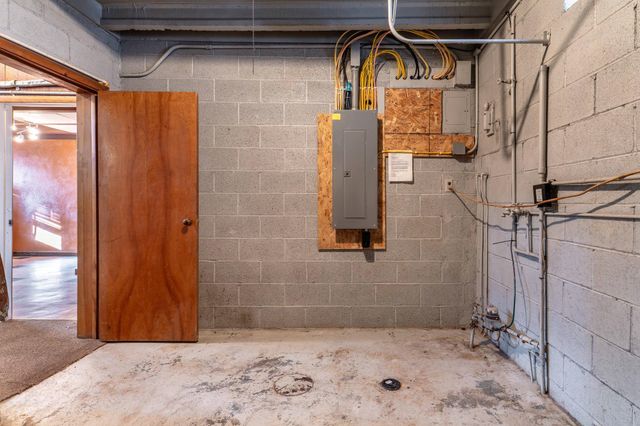 1015 11th Avenue S, Moorhead, MN 56560