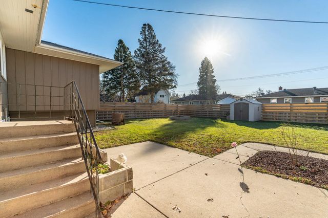 1015 11th Avenue S, Moorhead, MN 56560