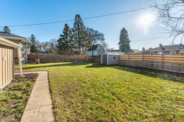 1015 11th Avenue S, Moorhead, MN 56560