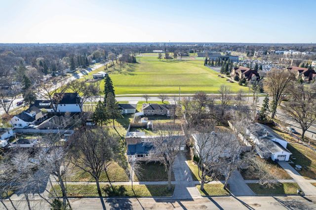 1015 11th Avenue S, Moorhead, MN 56560