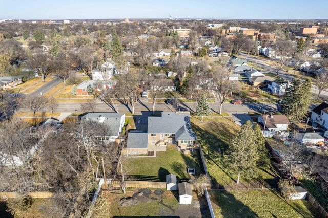 1015 11th Avenue S, Moorhead, MN 56560