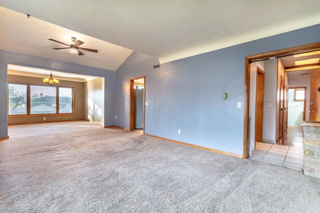 1015 11th Avenue S, Moorhead, MN 56560