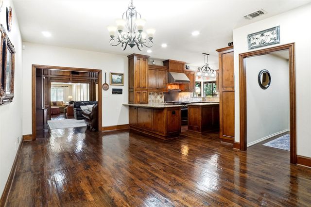 2412 Emerald Circle, Southlake, TX 76092