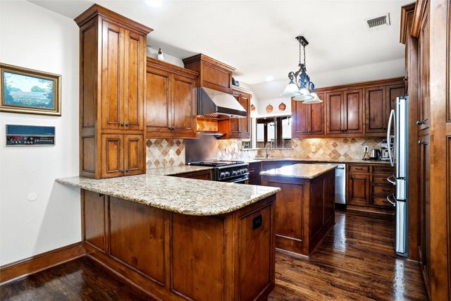 2412 Emerald Circle, Southlake, TX 76092