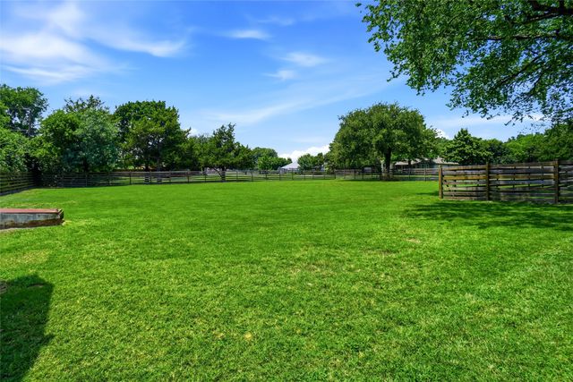 2412 Emerald Circle, Southlake, TX 76092