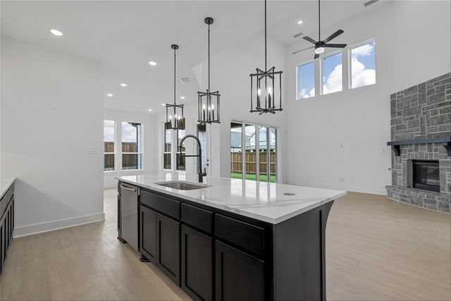 2102 Hereford Drive, Mansfield, TX 76063
